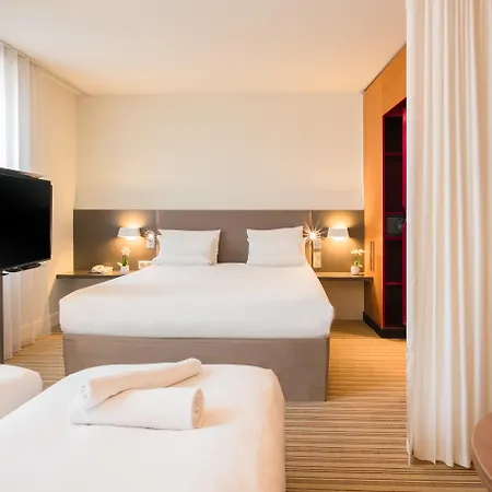 Novotel Centre Hotel