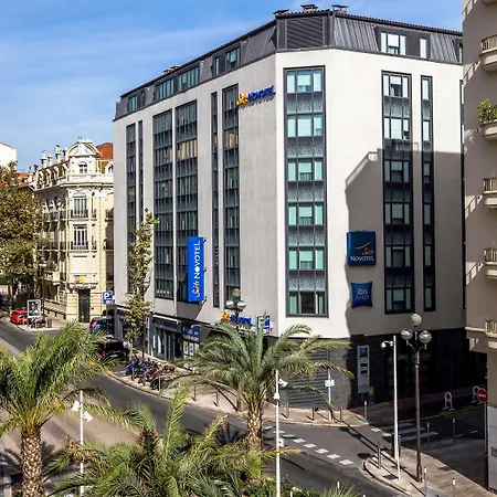 Novotel Centre Hotel 4*