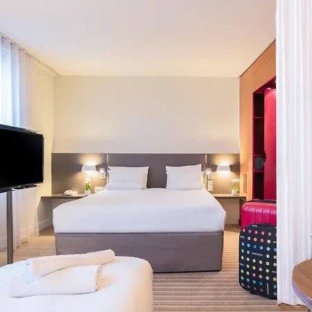 Novotel Centre Hotel