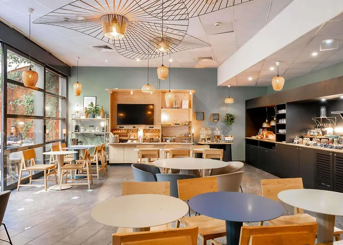 Novotel Centre Hotel 4*