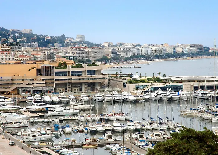 Novotel Centre Hotel 4*