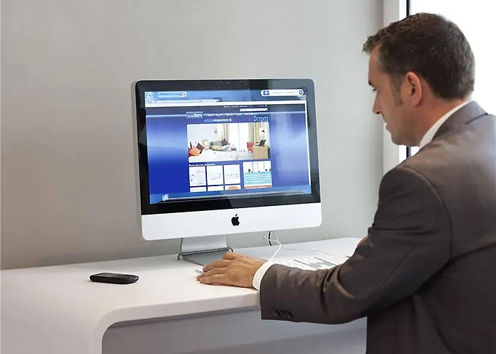 Hotel Novotel Centre 4*