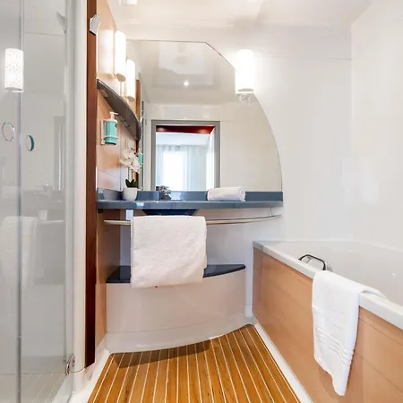 Novotel Centre Szálloda 4*