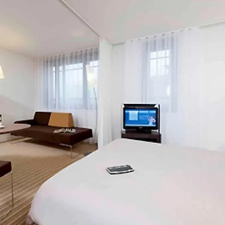 أجنحة نوفوتيل Centre 4* كان