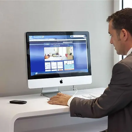 فندق أجنحة نوفوتيل Centre 4*