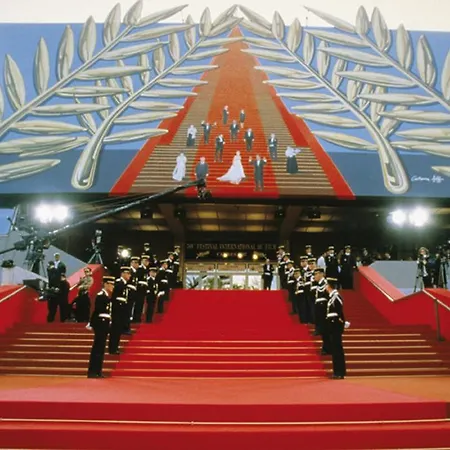 أجنحة نوفوتيل Centre 4*